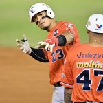 Caribes mantiene esperanzas con paliza de 11-1 sobre Bravos